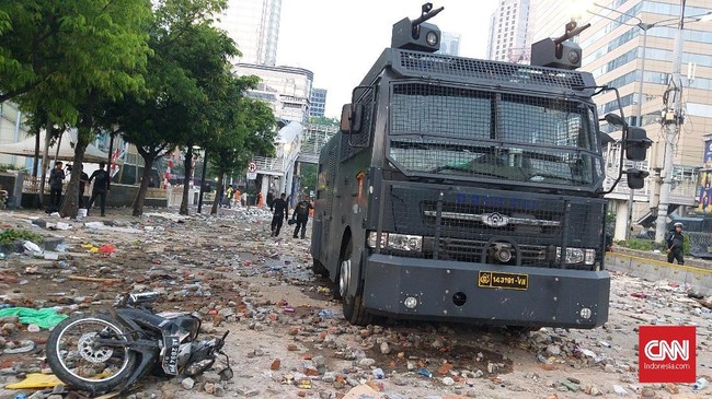 YLBHI menyebut kericuhan 22 Mei kemarin dengan kerusuhan Mei 1998, sama-sama menggunakan hoaks untuk membangkitkan sentimen negatif terhadap kelompok tertentu.