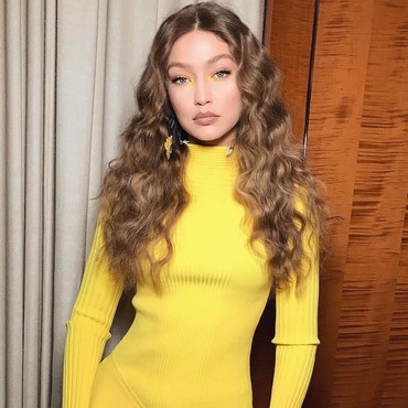 Cara Keren Gigi Hadid Usir Wanita Nekat di Panggung Chanel