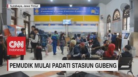 VIDEO: Pemudik Mulai Padati Stasiun Gubeng