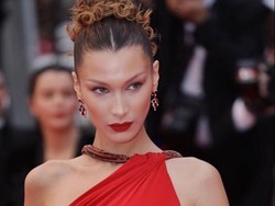 Bella Hadid Umbar Tato Bahasa Arab, Apa Artinya?