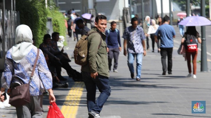 PHK di Depan Mata Gegara Corona, Pengusaha Putar Otak