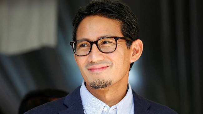Sandi menegaskan manifest kepergian Prabowo Subianto ke luar negeri adalah privasi yang mestinya dilindungi oleh hukum dan undang-undang.
