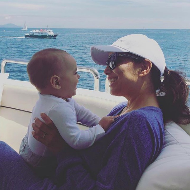 Eva Longoria melahirkan putranya Santiago Enrique Baston pada Juni 2018 lalu. Kini Santiago berusia 10 bulan, bisa dibilang usia bayi yang sedang lucu-lucunya nih, Bun. (Foto: Instagram @evalongoria)