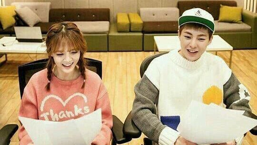 Xiumin feat. AOA Jimin - Call You Babe Lima lagu solo member EXO yang berkolaborasi dengan penyanyi lain. Lagu-lagu berikut juga bikin hari adem lho! Ada lagu apa saja?