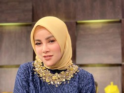 Disebut Saling Sindir, Aufar Unggah Foto Lawas Olla Ramlan Tanpa Hijab