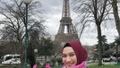 7 Pesona Melody Eks JKT48 Setelah Setahun Berhijab Melody Nurramdhani Laksani dikenal publik pertama kali saat menjadi member JKT48. Ia pun memutuskan berhijab setelah keluar dari grup tersebut.