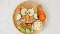 <span class="im">Nah, kalau anak kurang suka nasi, bisa buat bento dari roti gandum ini, Bun. Cukup dibentuk menyerupai burung hantu, ditambah hiasan dengan menggunakan telur, wortel, dan mentimun. Sederhana kan? (Foto: iStock)</span>