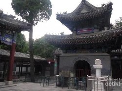 Masjid di Beijing Tutup