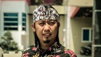 Kisah Sedih Ade Jigo Temukan Jenazah Istri Usai Tragedi Tsunami Selat Sunda