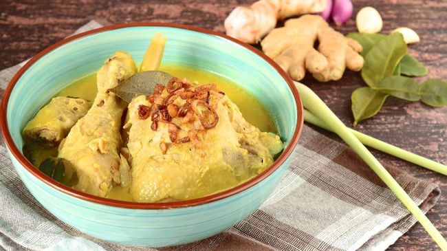 Kerinduan akan menu-menu khas Lebaran terbayar sudah. Nah, berikut ide mengolah makanan sisa Lebaran.