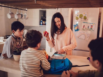 Manfaat untuk Anak Saat Bunda Tak Pakai ART Infal Lebaran