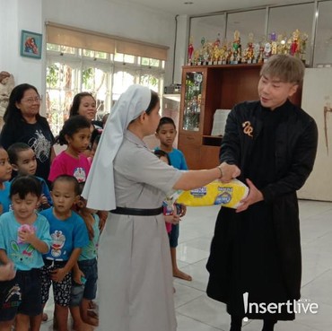 Susahnya Masa Kecil Memotivasi Roy Kiyoshi untuk Berbagi