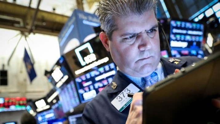 Data Global Belum Pasti, Wall Street Berakhir Campur Aduk