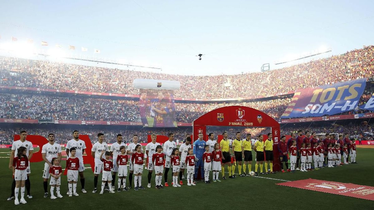 FOTO: Barcelona Tertunduk Lesu di Benito Villamarin
