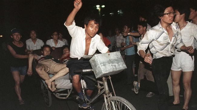 FOTO : Tiga Dekade Huru-Hara Tiananmen