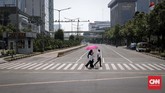 FOTO : Kawasan Jalan MH Thamrin Mulai Kondusif Jalan MH Thamrin di depan Gedung Bawaslu sempat mencekam pada 21-23 Mei malam karena bentrok petugas dan pedemo, namun kini kondusif meski polisi masih berjaga.