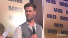 6 Potret Chris Hemsworth Promosikan Film Men In Black di Bali Chris Hemsworth saat ini tengah berada di Bali dalam rangka promosi film terbarunya, Men In Black. Selain itu, ada juga Tom Holland di lokasi yang sama.