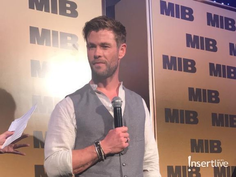 Chris Hemsworth saat ini tengah berada di Bali dalam rangka promosi film terbarunya, Men In Black. Selain itu, ada juga Tom Holland di lokasi yang sama.