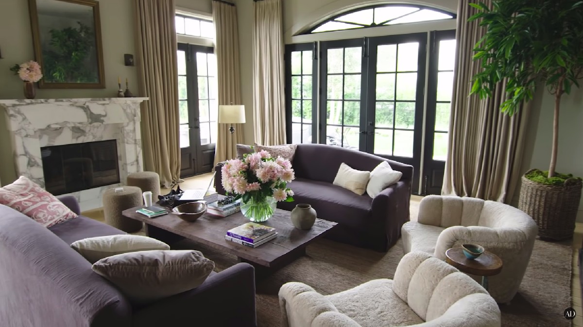 Baru sekitar tujuh bulan yang lalu aktris cantik&comma; Jessica Alba&comma; pindah ke rumah baru yang harganya mencapai Rp143 miliar&period; Seperti apa penampakan isi rumahnya&quest;