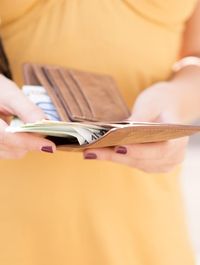 Kekasih Sering Pinjam Uang, Apakah Hubungan Asmara Kami Sehat?