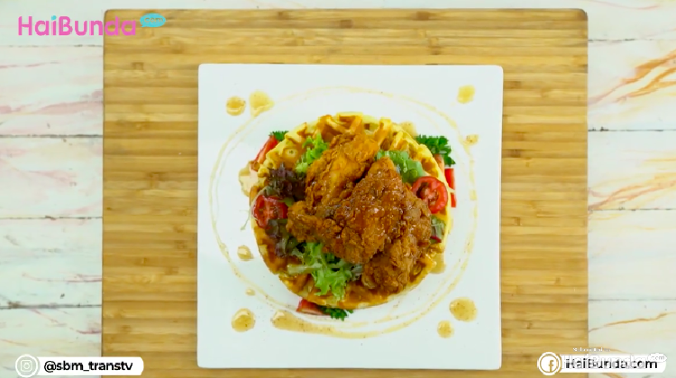Menu sahur Chicken Waffle ini pas banget untuk Bunda dan keluarga yang lagi bosan menyantap nasi.