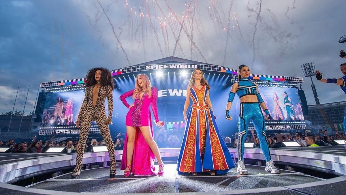 Spice Girls kembali menyapa penggemarnya lewat konser reuni pada Jumat &lpar;25&sol;5&rpar;&period; Seperti apa potretnya&quest; Berikut Inserlive sajikan&period;