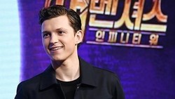 7 Potret Tom Holland Pemeran Spider-Man yang Sedang di Bali