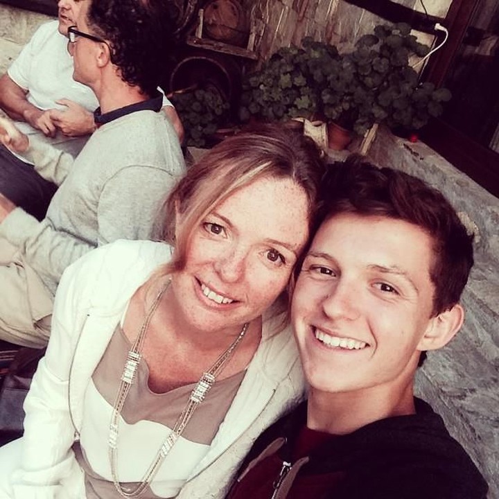 <p>Sebagai seorang fotografer, Niki Holland juga memajang foto sang putra, Tom Holland, hasil jepretannya di situs web resminya. (Foto: Instagram @tomholland2013)</p>