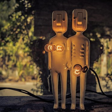 Terciduk Bercinta di Semak-semak, Pasangan ABG Panik Bukan Main