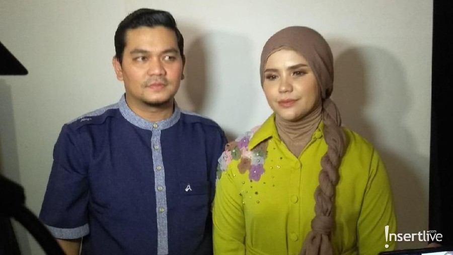 2. Indra Bekti dan Aldilla Seperti apa kisah pilu tiga artis yang kehilangan anak mereka di hari kelahiran bayinya?