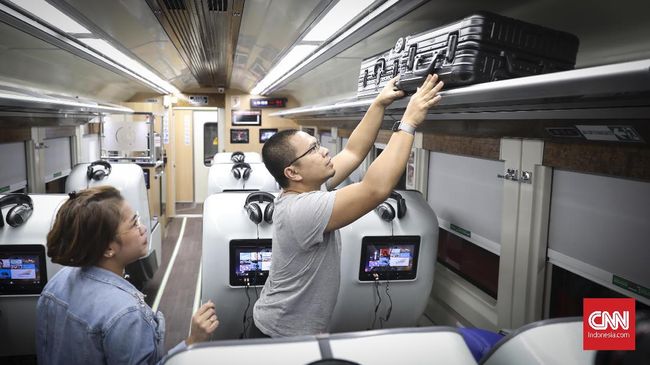 Menyambut libur Lebaran, banyak orang berencana mudik dengan kereta api. Agar nyaman di perjalanan, simak cara pilih kursi kereta api agar tak hadap mundur.