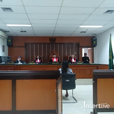 Demi Sang Anak, Andi Soraya Jadi Saksi di Sidang Steve Emmanuel