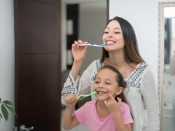 Tips Jaga Kesehatan Mulut Saat Puasa, Sikat Gigi Bikin Batal Nggak Sih?