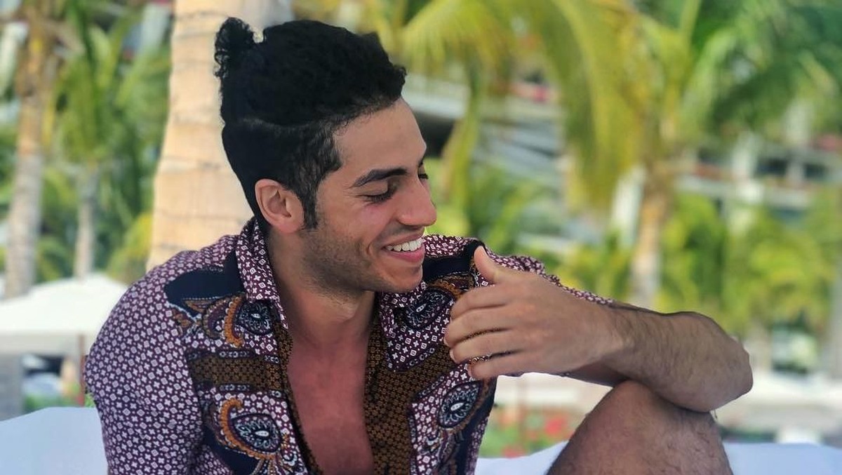 Film Aladdin menjadi ajang nostalgia bagi banyak penggemar kartunnya&period; Berikut ini 7 potret aktor Mena Massoud yang berperan sebagai Aladdin&period;