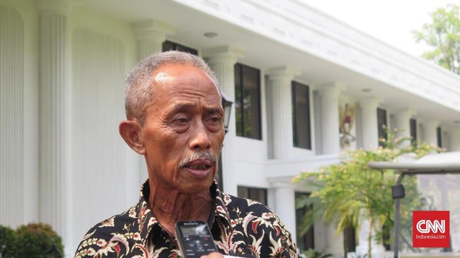 Setelah bertemu Jokowi, Usma pedagang di Jalan Wahid Hasyim mendapat bantuan modal dan pakaian. Usma mengaku rugi hingga Rp20 juta karena dagangannya dijarah.