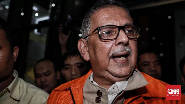 Mantan Dirut PLN Sofyan Basir didakwa memberi fasilitas dan rekomendasi kepada Eni Saragih, Idrus Marham, dan Johannes Kotjo terkait proyek PLTU Riau-1.