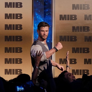 Promosi Film 'Men In Black', Chris Hemsworth Ucapkan 'Mantul'