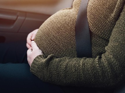 Cara Paling Aman Bumil Mudik Lebaran, Pesawat, Kereta, Atau Kendaraan Pribadi?