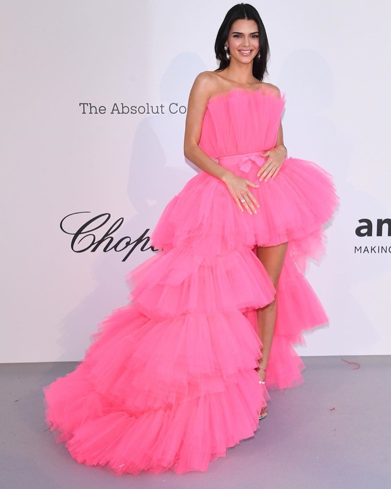 10 Artis dengan Kostum Terbaik di Festival Cannes 2019 Festival Film Cannes 2019 telah selesai digelar. Festival film bergengsi ini digelar sejak 14 Mei hingga 25 Mei 2019 lalu.