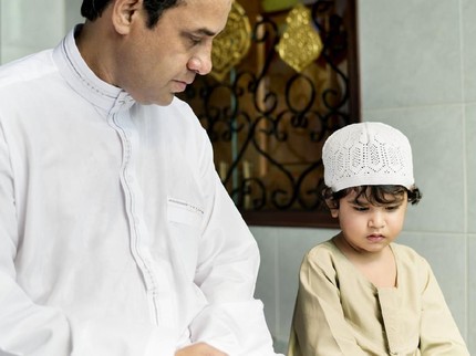 Pertimbangan Penting Sebelum Ajak Si Kecil Tarawih di Masjid