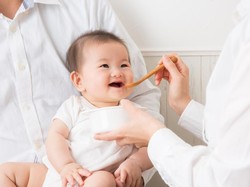 5 Tips MPASI Perdana untuk Tingkatkan Imunitas Anak