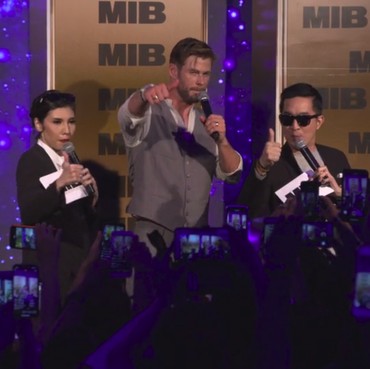 Chris Hemsworth Ungkap Perbedaan Peran di Thor dan Men In Black