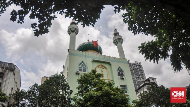 Bila berjumpa nasi di Indonesia adalah sebuah hal yang pasti, maka bertemu nasi di China menjadi sebuah ambisi.