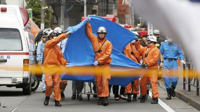 Belasan Siswi SD Terluka dalam Penikaman Massal di Jepang Sebanyak 12 siswi SD Katolik swasta dan tiga orang dewasa menjadi korban terluka dalam penikaman massal di Kawasaki, Jepang, pada Selasa (28/5) pagi.