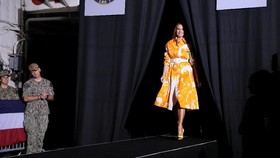 FOTO: 'Catwalk' Fesyen Melania Trump di Jepang