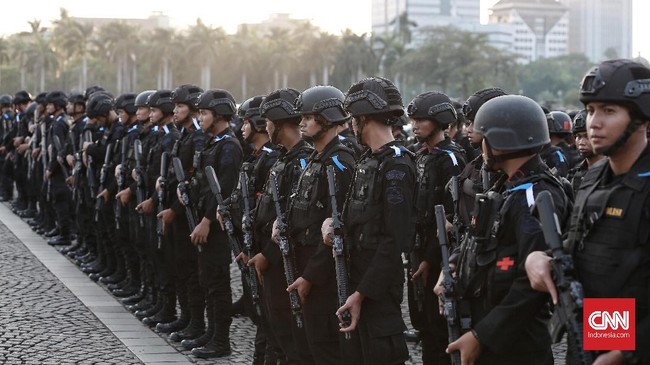 Fraksi PDIP menyoroti potensi kenaikan anggaran lewat revisi UU TNI dan Polri nan bakal mengubah pemisah usia pensiun personil dari 58 menjadi 60 tahun.