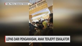 VIDEO: Lepas dari Pengawasan, Anak Terjepit Eskalator