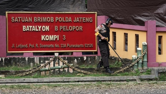 Kapolda Jateng Irjen Rycko Amelza Dahniel mengatakan penyelidikan saat ini sampai pada uji balistik proyektil peluru yang tertinggal di Mako Brimob Purwokerto.