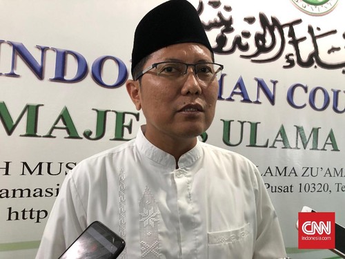 Ketua Bidang Dakwah Majelis Ulama Indonesia (MUI) Muhammad Cholil Nafis saat berada di Kantor MUI, Jakarta