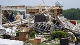 FOTO: Ohio Porak Poranda Dihantam Tornado Ohio porak poranda dihantam tornado yang membawa angin berkecepatan 136-165 kilometer perjam pada Selasa (28/5).